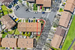 15 Hickory Cir, New York, NY 10312 - Photo 35