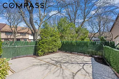 15 Hickory Circle, New York City, NY 10312 - Photo 29