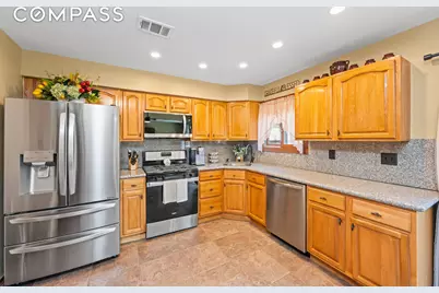 15 Hickory Circle, New York, NY 10312 - Photo 13