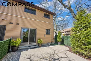15 Hickory Cir, New York City, NY 10312 - Photo 31