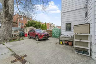 2674 E 22nd St, Brooklyn, NY 11235 - Photo 15