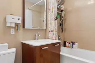 33-30 61st St, New York City, NY 11377 - Photo 15