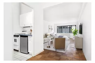310 W 56th St, New York City, NY 10019 - Photo 3