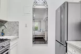 310 E 49th St, New York City, NY 10017 - Photo 5