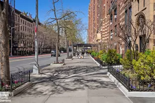 410 W 23rd St, New York, NY 10011 - Photo 9