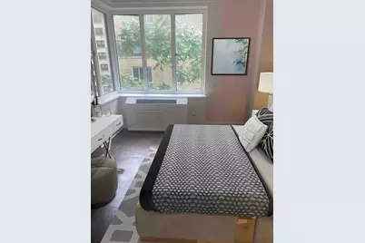 40 Central Park S #8H, New York, NY 10019 - Photo 3