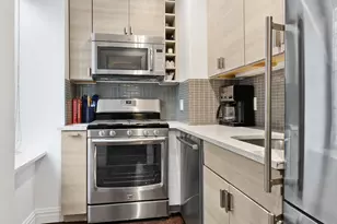 201 W 16th St, New York City, NY 10011 - Photo 3