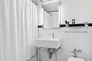 201 W 16th St, New York City, NY 10011 - Photo 5