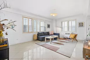 310 E 49th St, New York City, NY 10017 - Photo 3