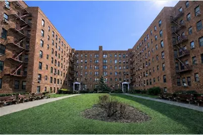 2425 Haring Street #2H, New York City, NY 11235 - Photo 19