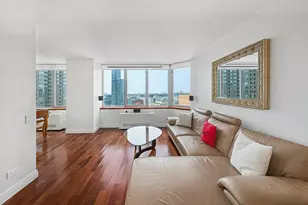 500 W 43rd St, New York City, NY 10036 - Photo 3