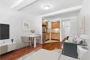 320 E 42nd St, New York City, NY 10017 - Photo 3