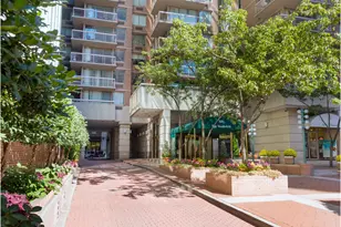 235 E 40th St, New York City, NY 10016 - Photo 15