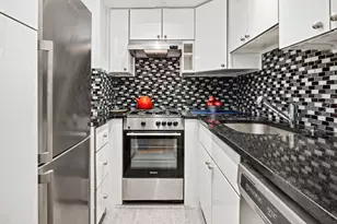 153 E 57th St, New York City, NY 10022 - Photo 3