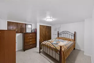 39-47 43rd St, New York City, NY 11104 - Photo 15
