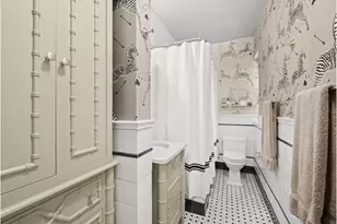 35-24 78th St, New York City, NY 11372 - Photo 7