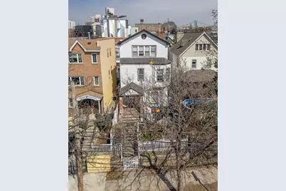 11-29 30th Road, New York City, NY 11102 - Photo 5