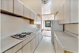 225 E 57th St, New York City, NY 10022 - Photo 15