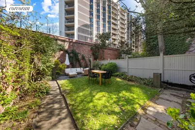 12 Monroe Place, New York City, NY 11201 - Photo 17