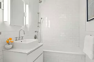 286 Spring St, New York City, NY 10013 - Photo 23