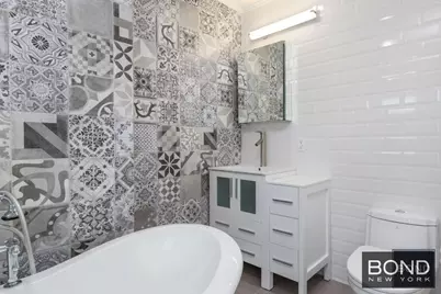 11-49 Welling Court #3, Astoria, NY 11102 - Photo 7