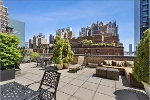 305 E 40th St, New York City, NY 10017 - Photo 17