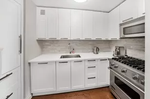 200 E 94th St, New York City, NY 10128 - Photo 3