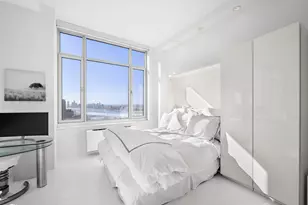 635 W 42nd St, New York, NY 10036 - Photo 3