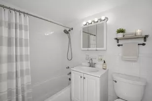 330 E 49th St, New York City, NY 10017 - Photo 13