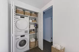 330 E 49th St, New York City, NY 10017 - Photo 25