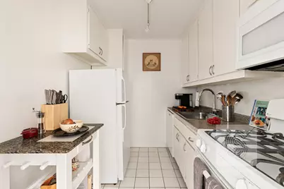 155 W 68th Street #1202, New York, NY 10023 - Photo 5