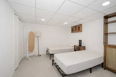 72 10th Street, New York City, NY 10306 - Photo 19