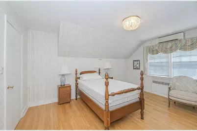 72 10th Street, New York City, NY 10306 - Photo 21