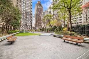 220 E 65th St, New York City, NY 10065 - Photo 17