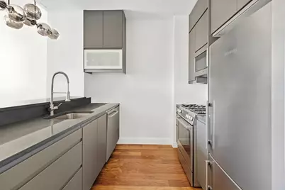 42-14 Crescent Street #8B, New York City, NY 11101 - Photo 5