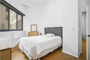 310 E 46th St, New York City, NY 10017 - Photo 3