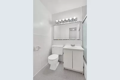 155 W 68th Street #1807, New York, NY 10023 - Photo 3