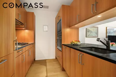 450 E 83rd Street #4H, New York City, NY 10028 - Photo 3