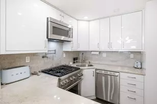 211 E 53rd St, New York, NY 10022 - Photo 7