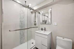 211 E 53rd St, New York, NY 10022 - Photo 11