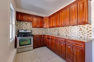 90-31 185th St, Hollis, NY 11423 - Photo 15