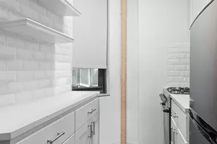 431 W 54th St, New York City, NY 10019 - Photo 9