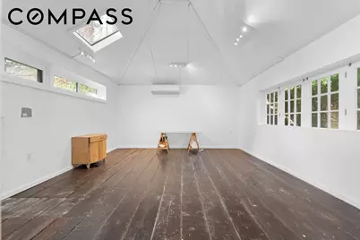 428 E 18th Street, New York City, NY 11226 - Photo 17