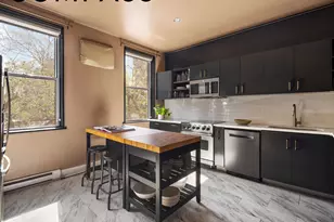 341 W 29th St, New York City, NY 10001 - Photo 3