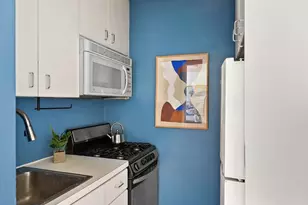 157 E 18th St, New York City, NY 10003 - Photo 5