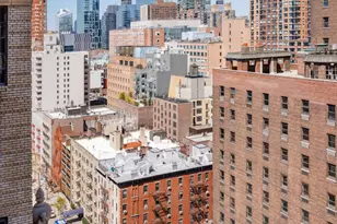 350 W 57th St, New York City, NY 10019 - Photo 17
