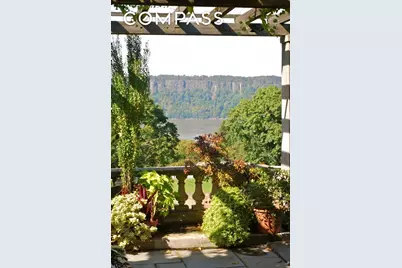 4555 Henry Hudson Parkway W #A310, New York City, NY 10471 - Photo 15