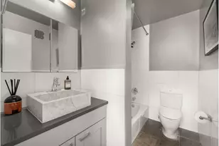 251 W 19th St, New York City, NY 10011 - Photo 7
