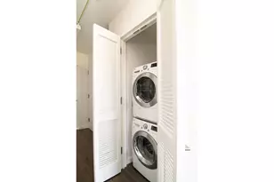 321 W 110th St, New York City, NY 10026 - Photo 25
