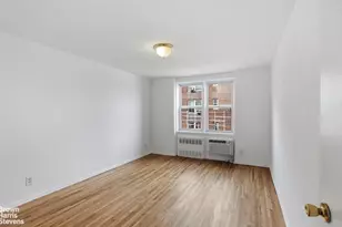 400 E 17th St, New York City, NY 11226 - Photo 5